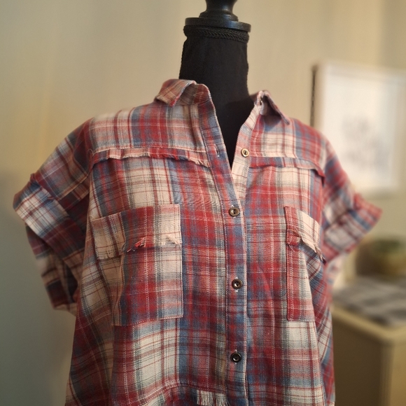 NWT Easel flannel distressed fringe asymmetrical Soft Red White Blue Size M - Picture 4 of 16